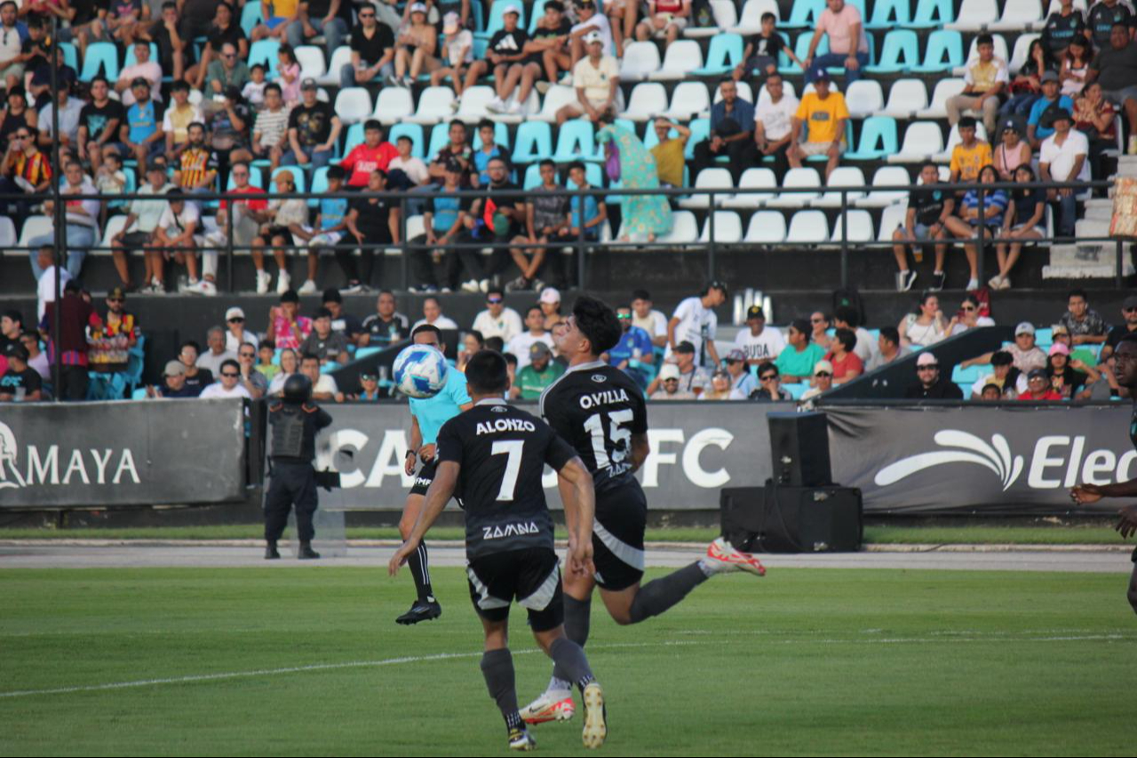 Leones Negros derrotan al Cancún FC en la Liga Expansión MX / Rafael García