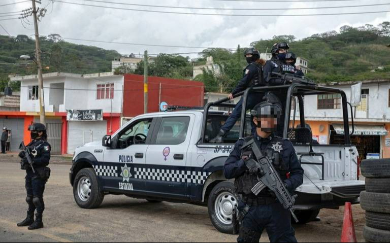 Policías de Veracruz terminan en el hospital tras ser golpeados por pobladores de Nogales 