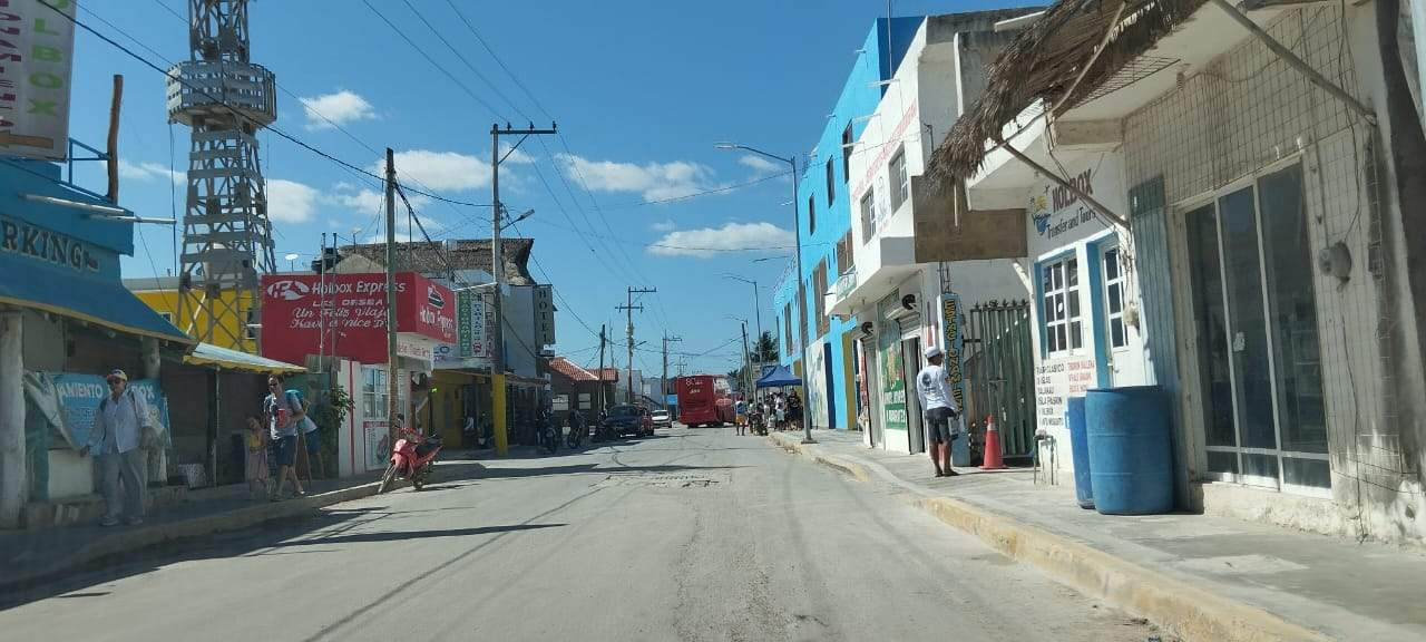 Por medio día, habitantes de Chiquilá no contaron con luz