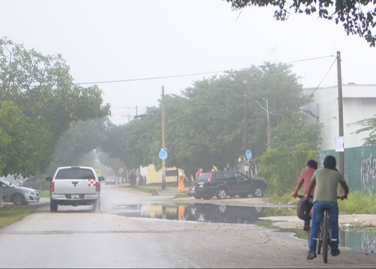 Ante el mal clima, recomiendan a la población tomar precauciones al salir