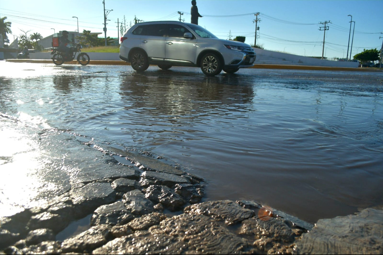 Frente Frío 22 provoca pleamar e inundaciones en calles de Campeche 