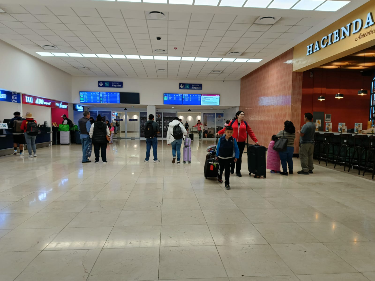 La afluencia de pasajeros en el aeropuerto de Mérida se mantiene con normalidad