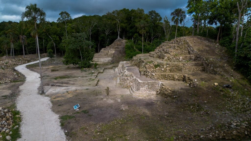 Abre zona arqueológica de Ichkabal / Especial