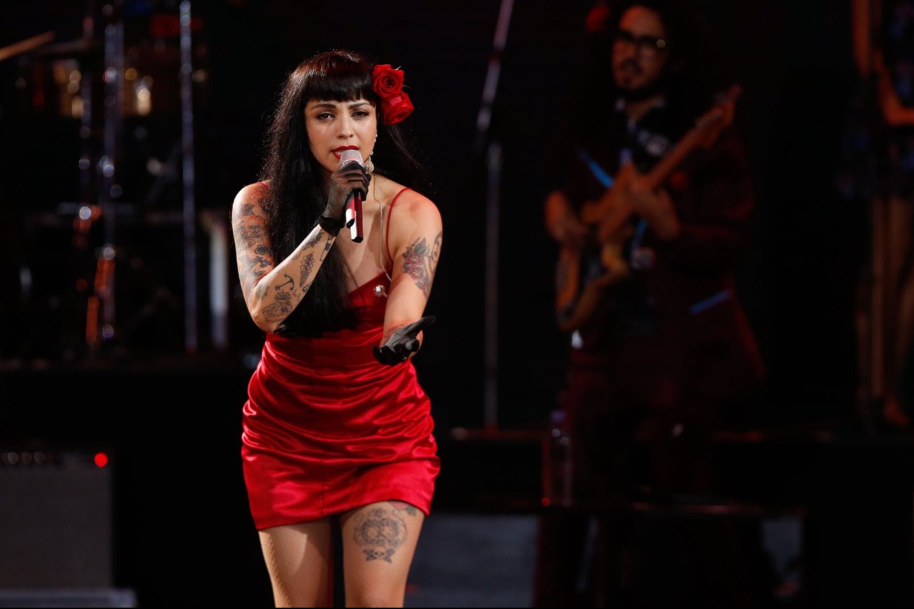 Mérida Fest: Quién es Mon Laferte y qué canciones no pueden faltar en su concierto