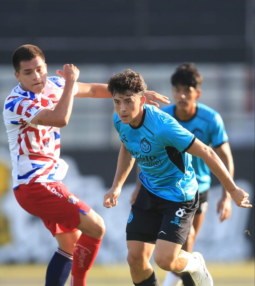 Vela Alatorre, de 20 años, ingresó por Miguel Ramírez en la recta final del juego en el estadio 'La Corregidora