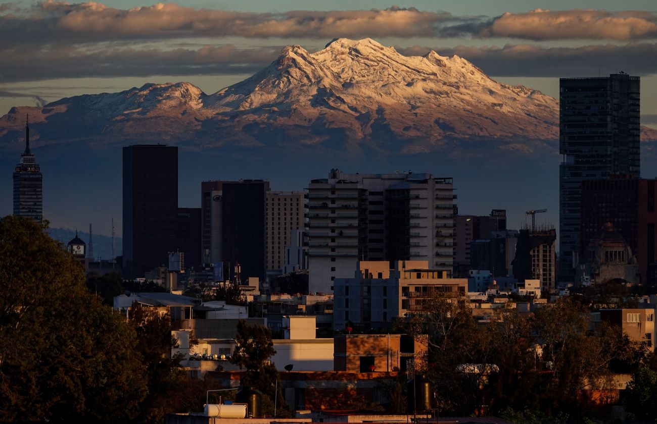 Imágenes de leyenda, el Iztaccíhuatl y Popocatépetl