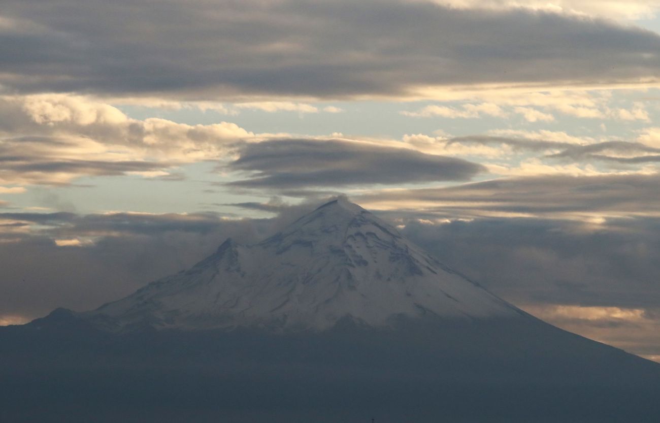 Imágenes de leyenda, el Iztaccíhuatl y Popocatépetl