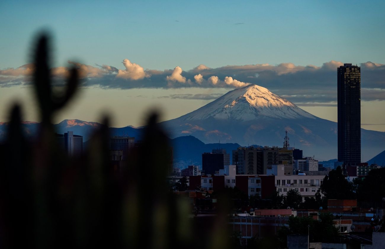 Imágenes de leyenda, el Iztaccíhuatl y Popocatépetl