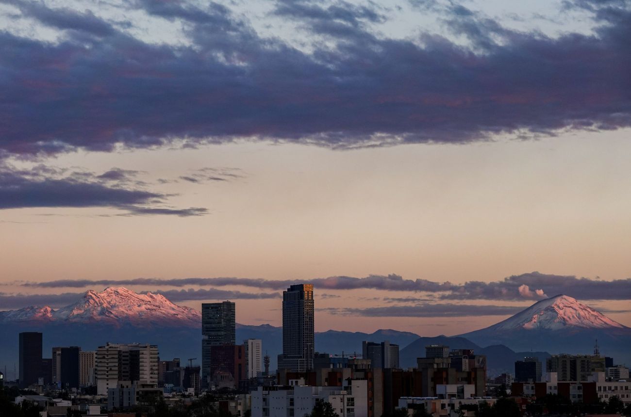 Imágenes de leyenda, el Iztaccíhuatl y Popocatépetl