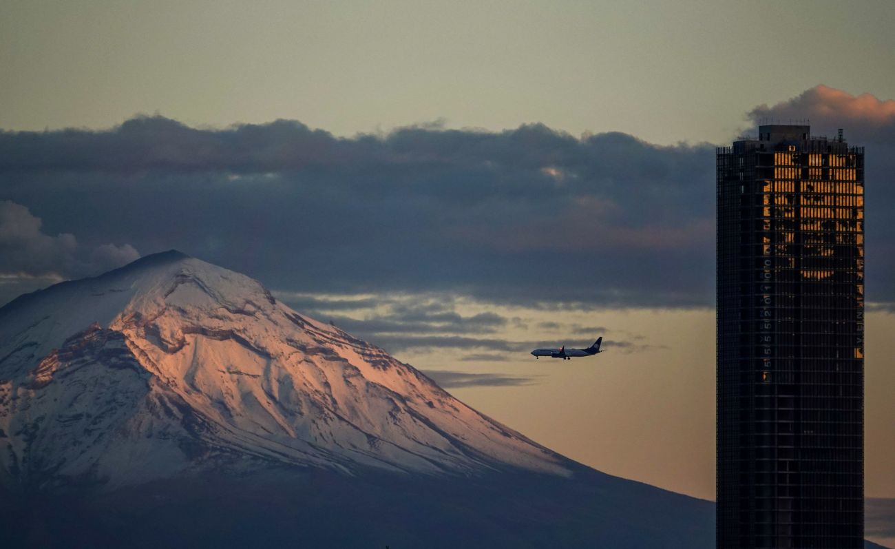 Imágenes de leyenda, el Iztaccíhuatl y Popocatépetl