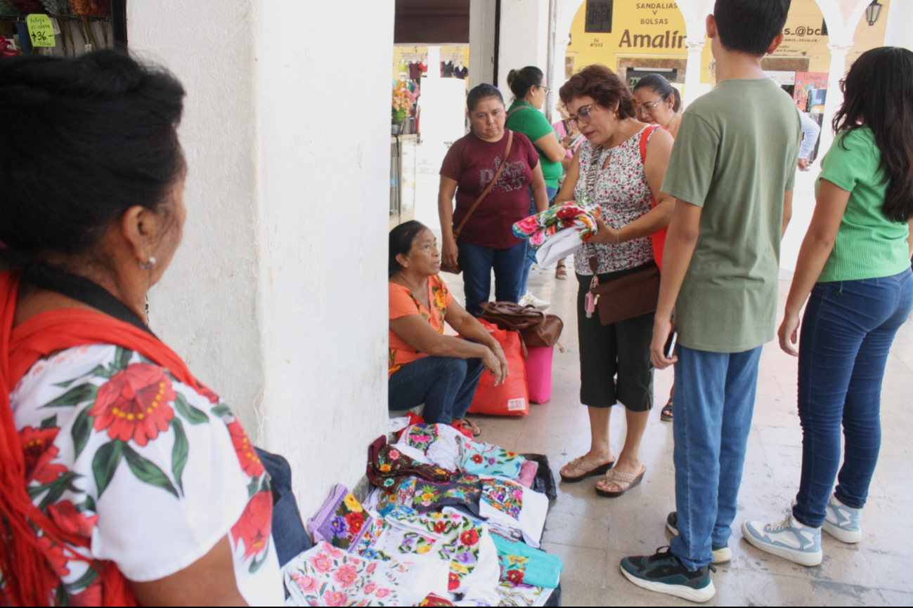 Además de las bajas ventas a las que se enfrentan, las artesanas reportan un constate desanimo