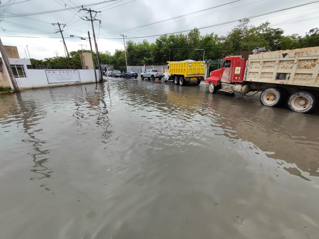 La situación empeora con cada lluvia intensa, complicando la circulación vial