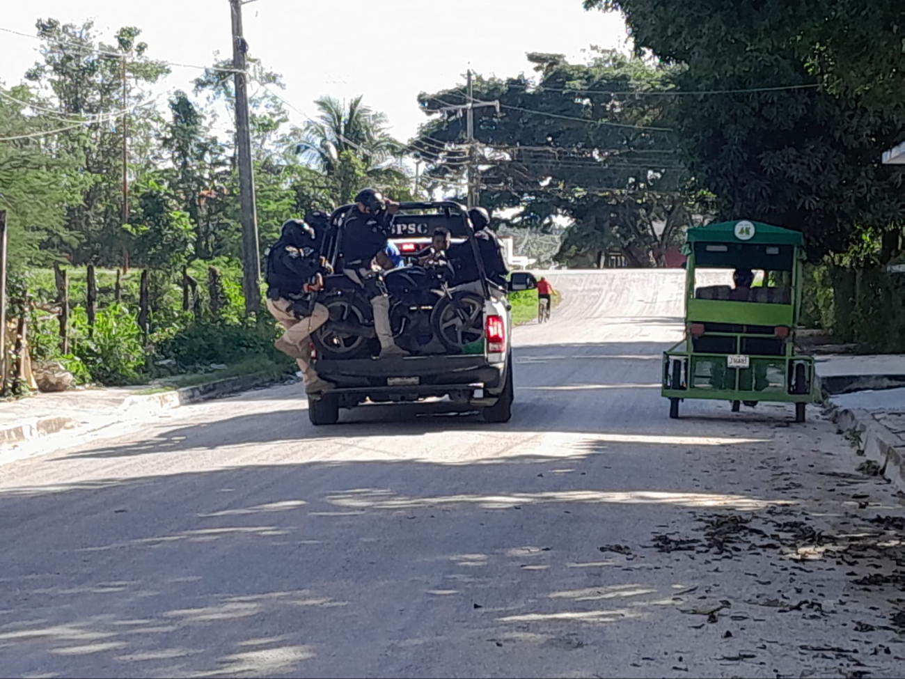 Detienen a dos hombres y aseguran motocicleta tras persecución en Escárcega