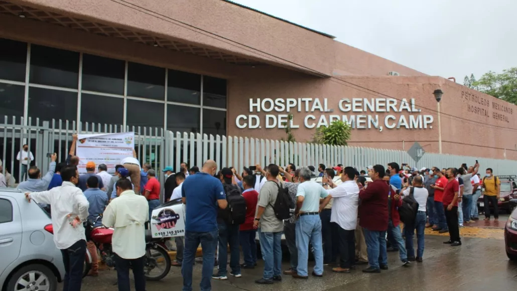 Jubilados denuncian corrupción y robo hormiga en hospital de Pemex en Ciudad del Carmen