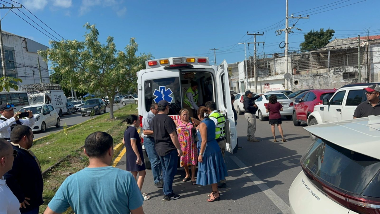 Accidente en Campeche deja daños materiales y una persona lesionada