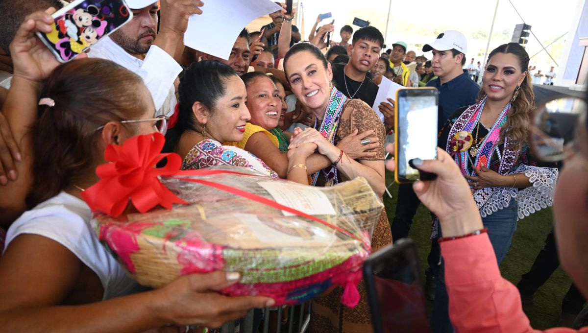 La presidenta de México durante la entrega de fertilizantes en San Luis Acatlán, Guerrero