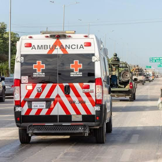 Hombre sufre graves lesiones al caer de un tercer piso en  Tulum