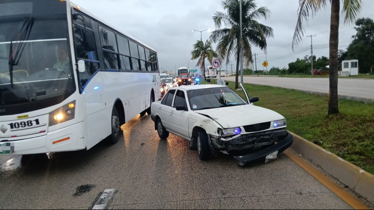 Se reportó tráfico en los puntos de los accidentes, causando retraso a los cancunenses para llegar a sus destinos