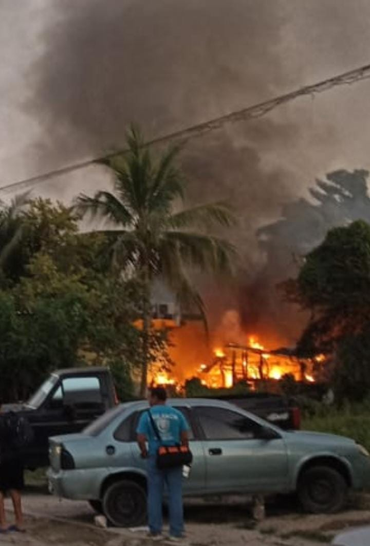 Según la afectada, el viento esparció las brasas y causó el incendio