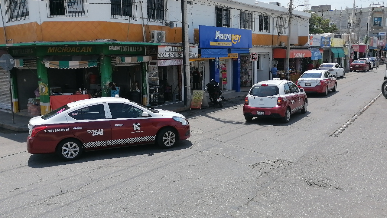 Criticó la falta de apoyo tanto para taxistas como para usuarios.