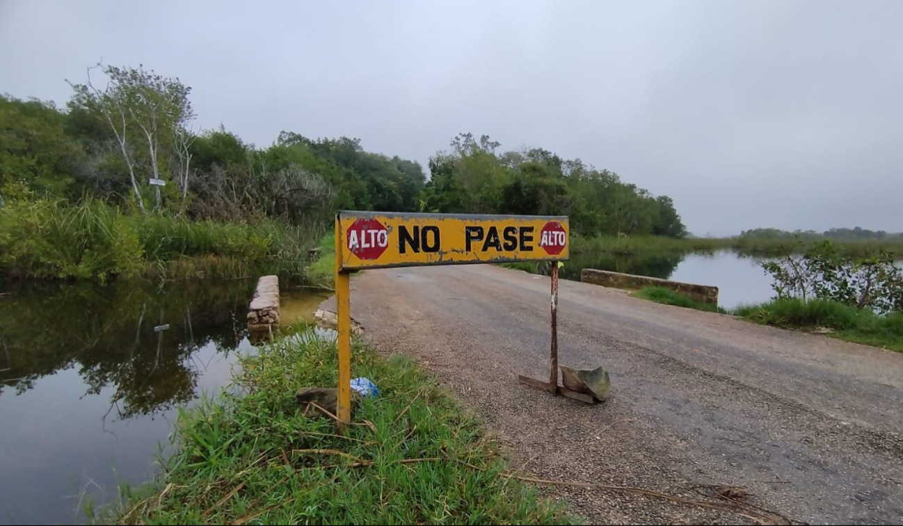 Debido a la falta de mantenimiento y el paso de vehículos, el camino se ha ido deteriorando