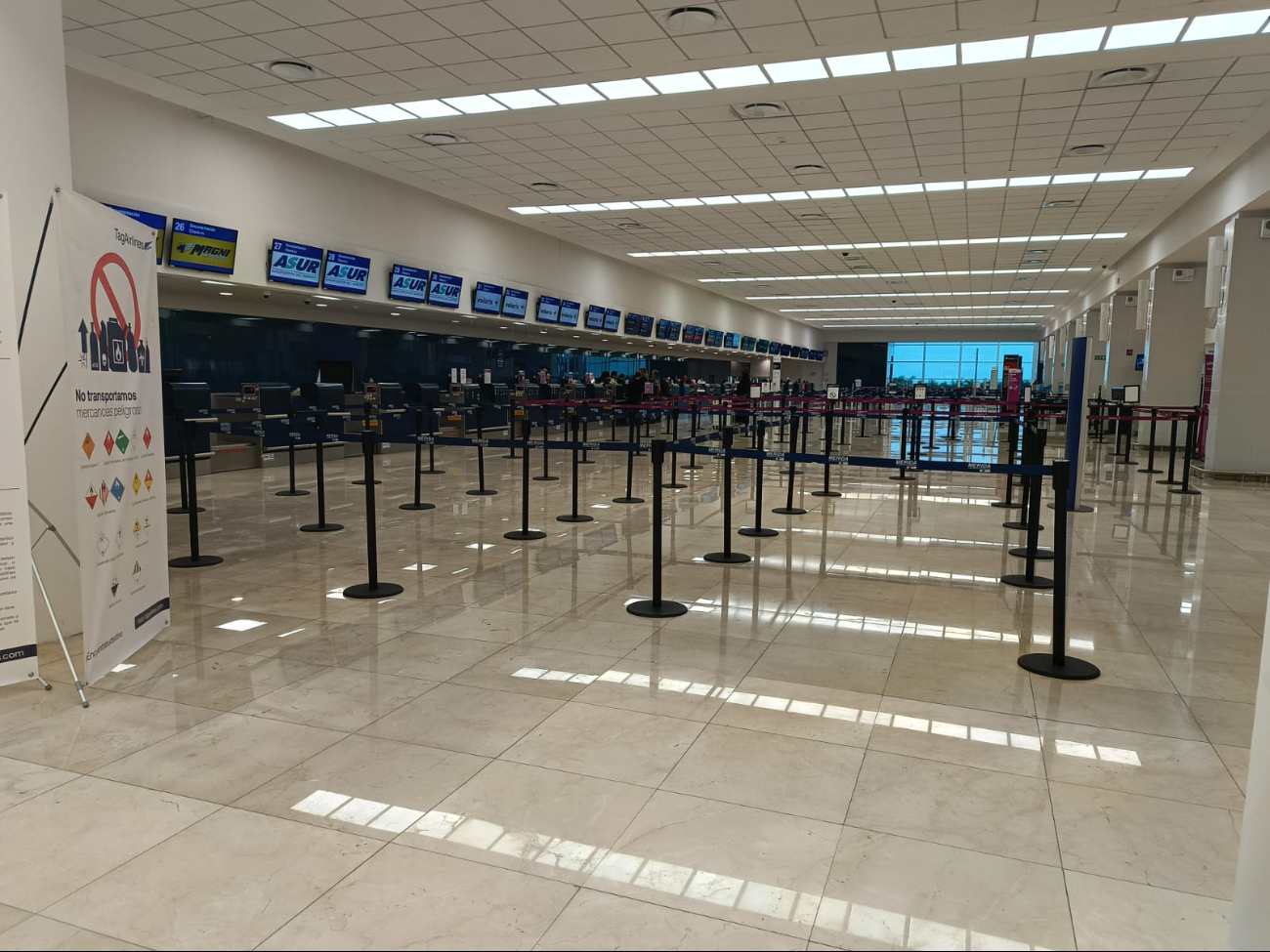 Hay una menor afluencia de pasajeros este martes en el aeropuerto de Mérida