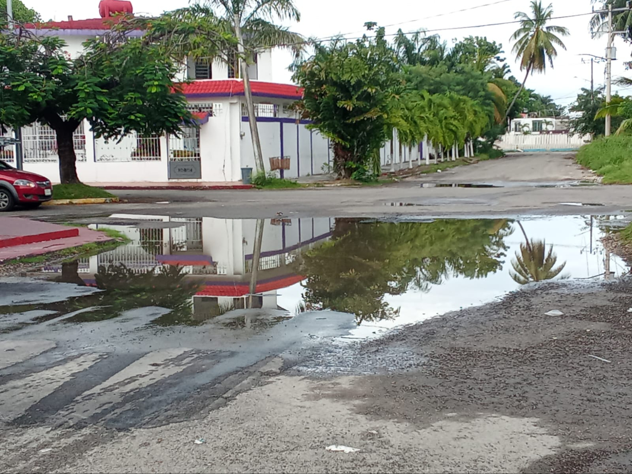 Encharcamientos en Chetumal provocadas por deficientes coladeras.