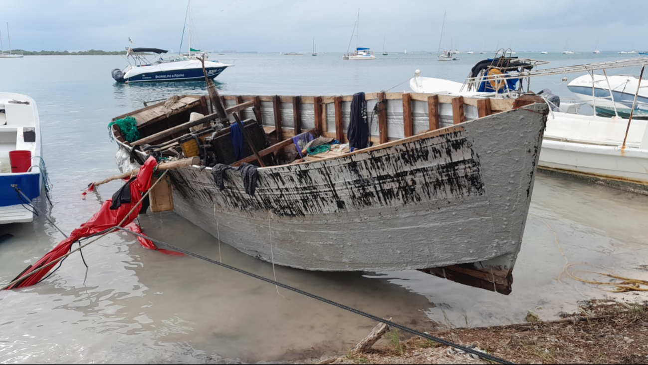  Recala embarcación hechiza de presuntos traficantes de indocumentados en Isla Mujeres