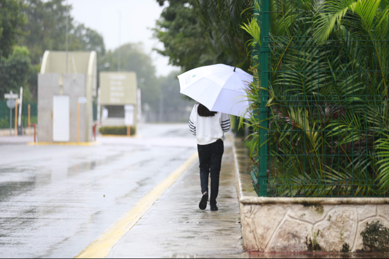 Recomiendan no guardar ni el impermeable y ni el paraguas