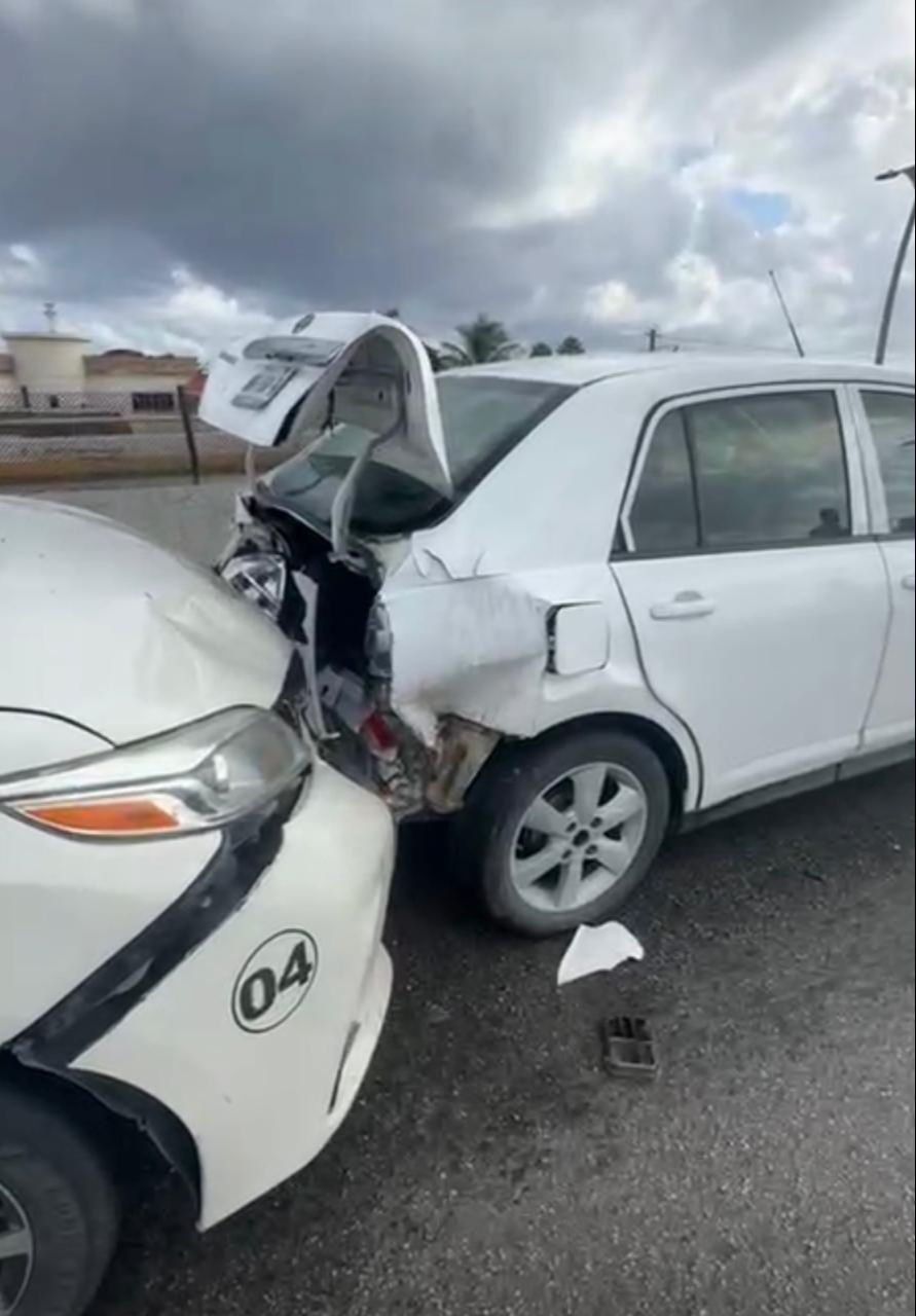 Autobús provoca accidente en Playa del Carmen; hay cuatro lesionados