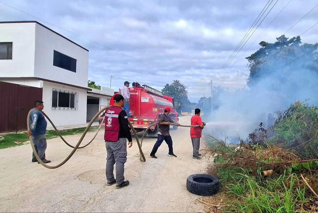 Bomberos controlaron el fuego sin daños ni víctimas