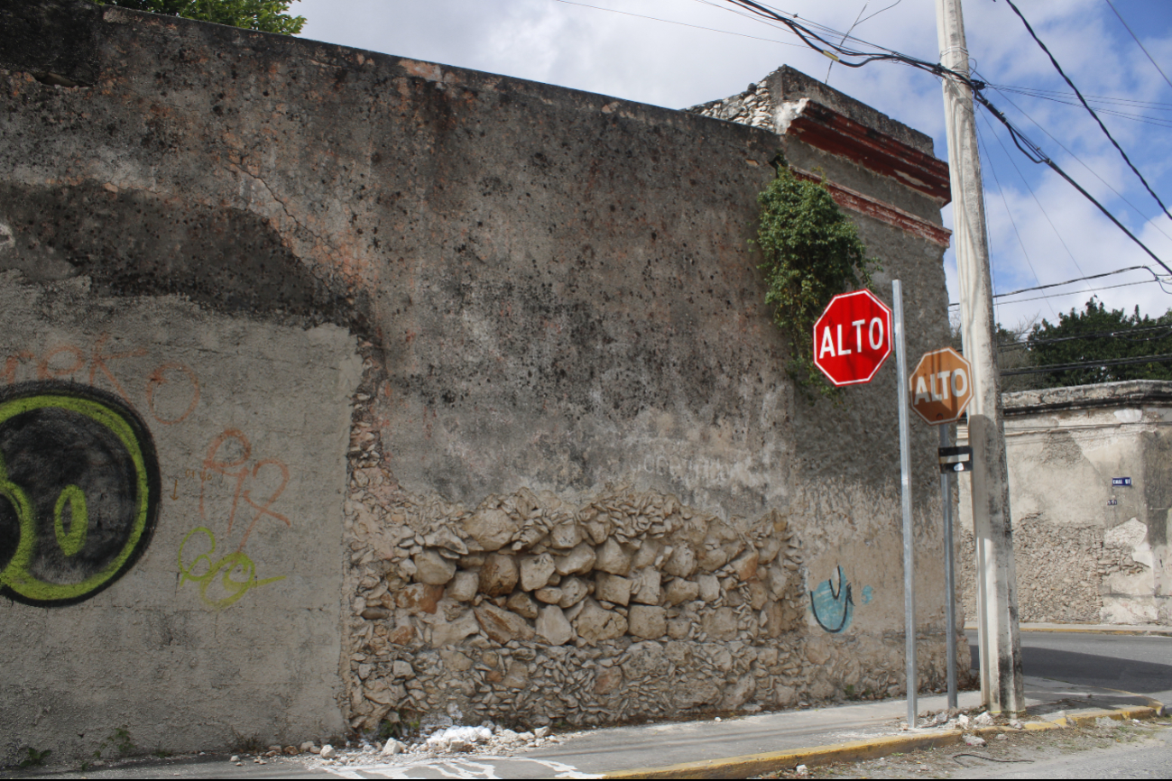 El derrumbe de las casas podría ser un riesgo para las personas