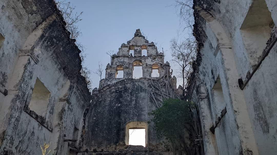 La fecha de la última misa no está clara, pero la iglesia fue abandonada en el siglo XIX