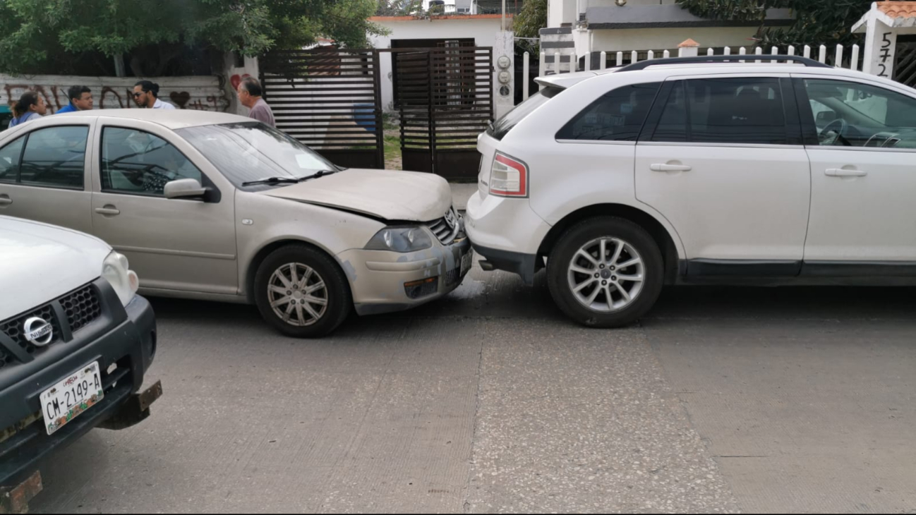 Ancianitos provocan accidente vial en Ciudad del Carmen: Chocaron contra una camioneta