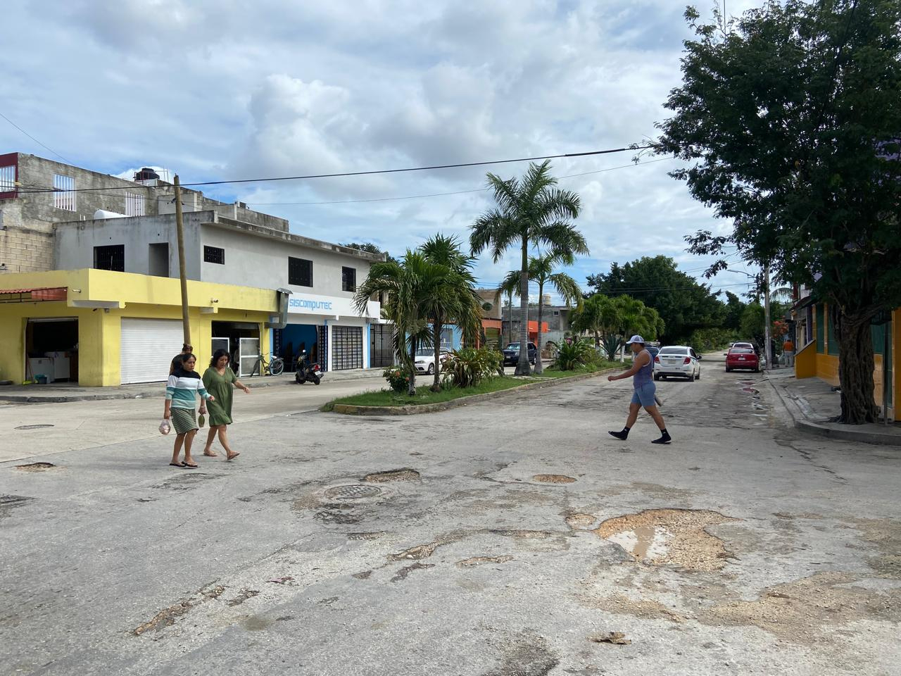 Vecinos aseguran que el estado de las calles es peligroso, por lo que piden su reparación