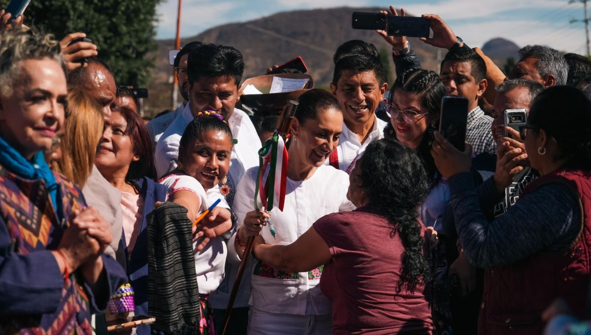 Presidenta Claudia Sheinbaum durante su gira por Oaxaca