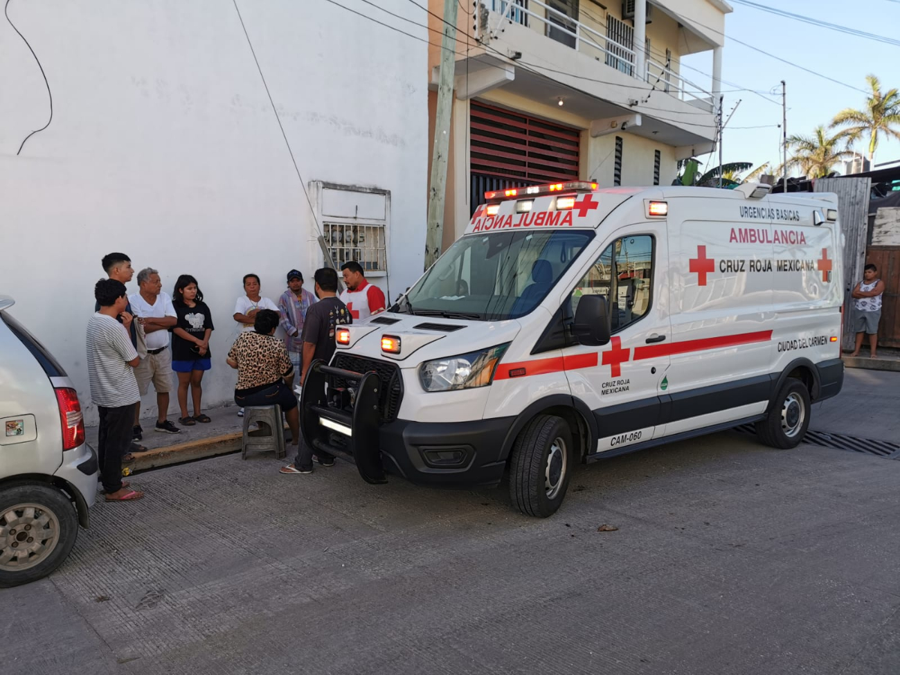 Taxista atropella a mujer recién operada.