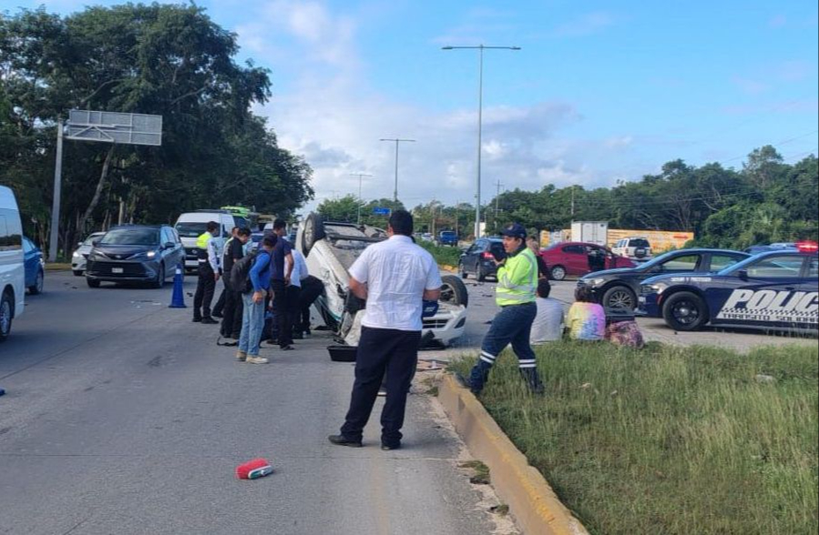 Según autoridades, el causante del accidente fue el conductor del taxi