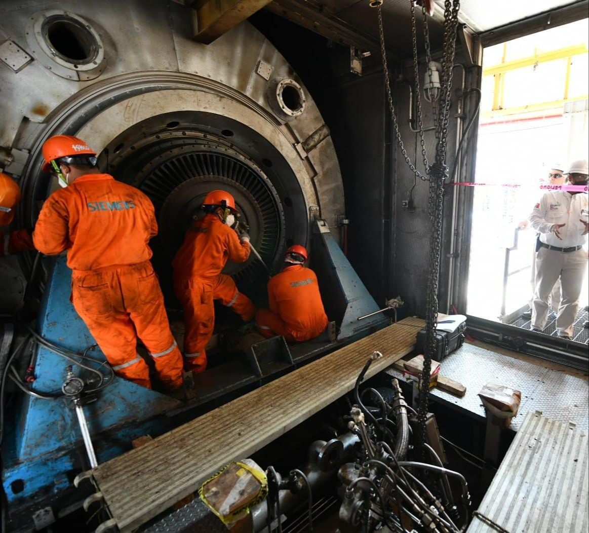 Pemex suspendió temporalmente contratos de mantenimiento para mejorar su liquidez y hacer frente a deudas acumuladas