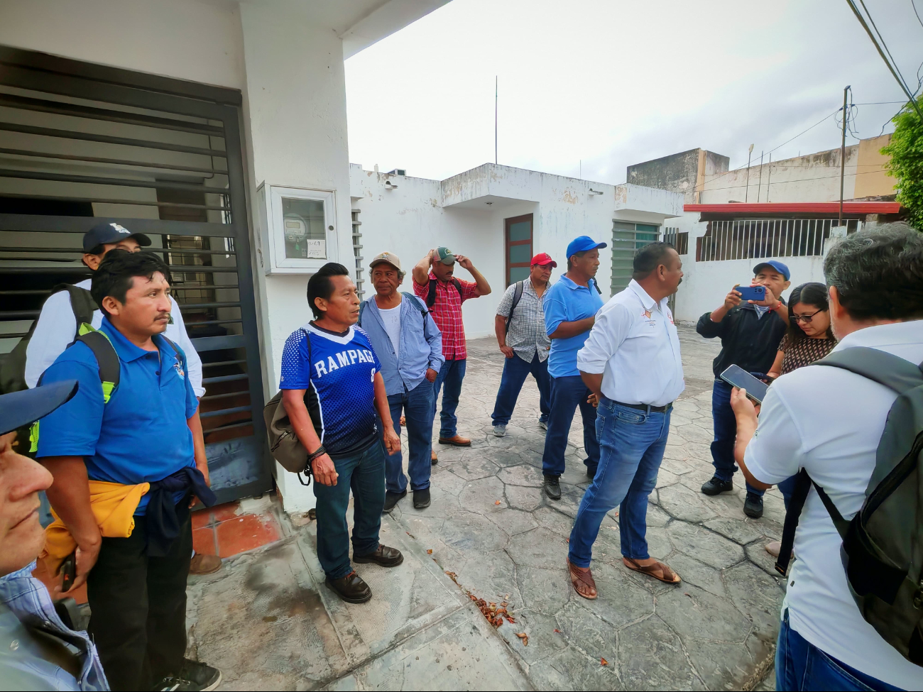 Campesinos protestan por el cierre del Tribunal Unitario Agrario 34-A: EN VIVO