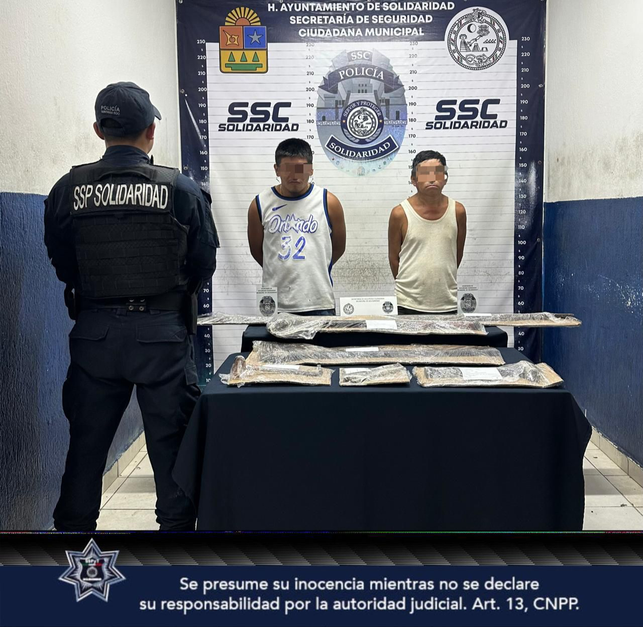 Dos detenidos por presunto robo delante de Puerto Aventuras.