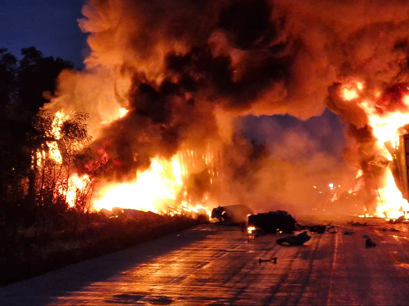 En redes sociales circula un video impactante del accidente entre dos tráileres en la carretera federal Champotón-Campeche