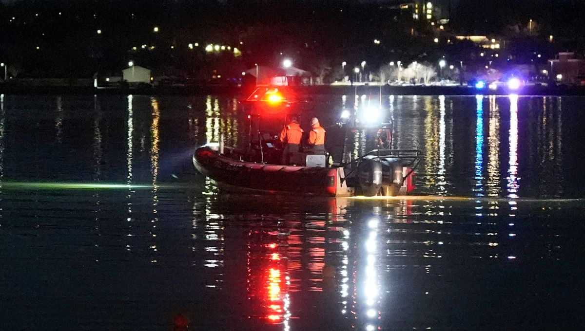 El secretario de Transporte de Estados Unidos, informó que se han localizado los restos de ambas aeronaves en el río Potomac