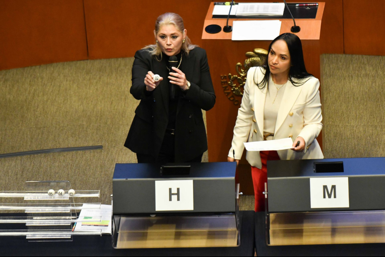 La mesa directiva del Senado de la República realiza el procedimiento de insaculación para candidatos a la elección judicial