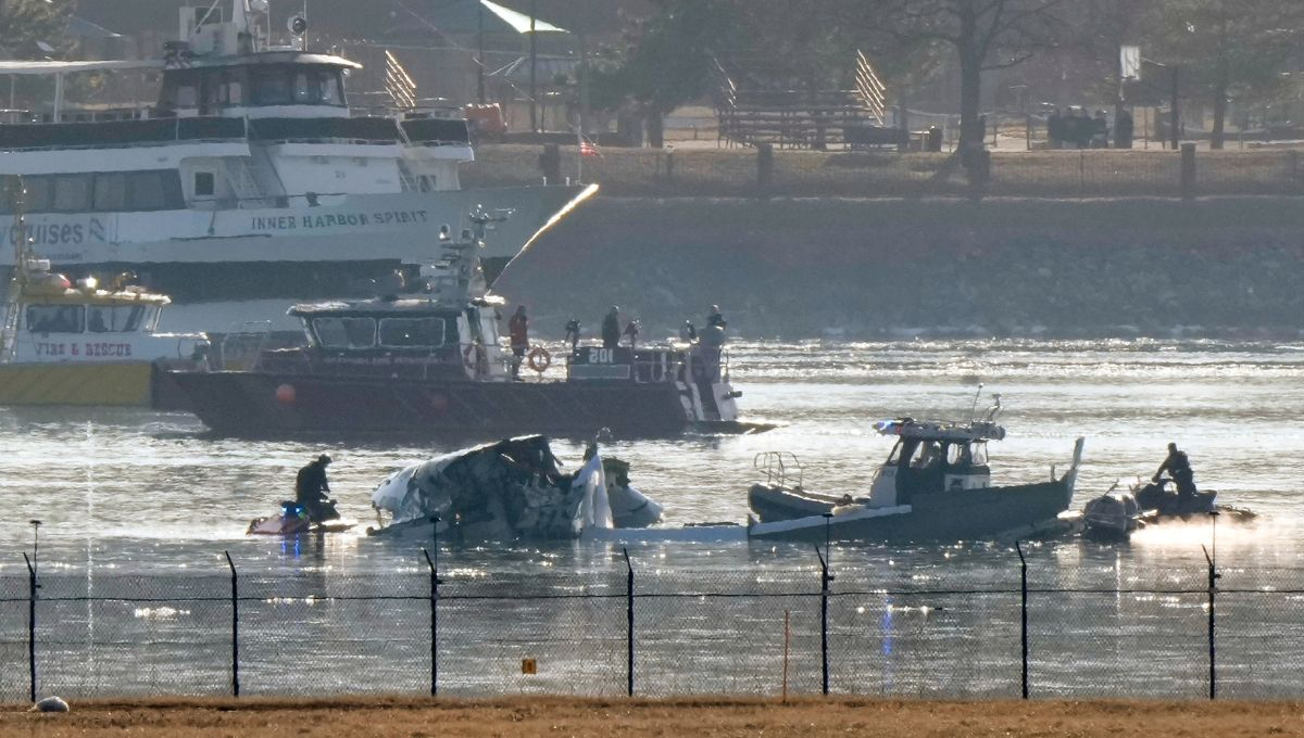 Consulado de México en Washington descarta que haya mexicanos en accidente aéreo