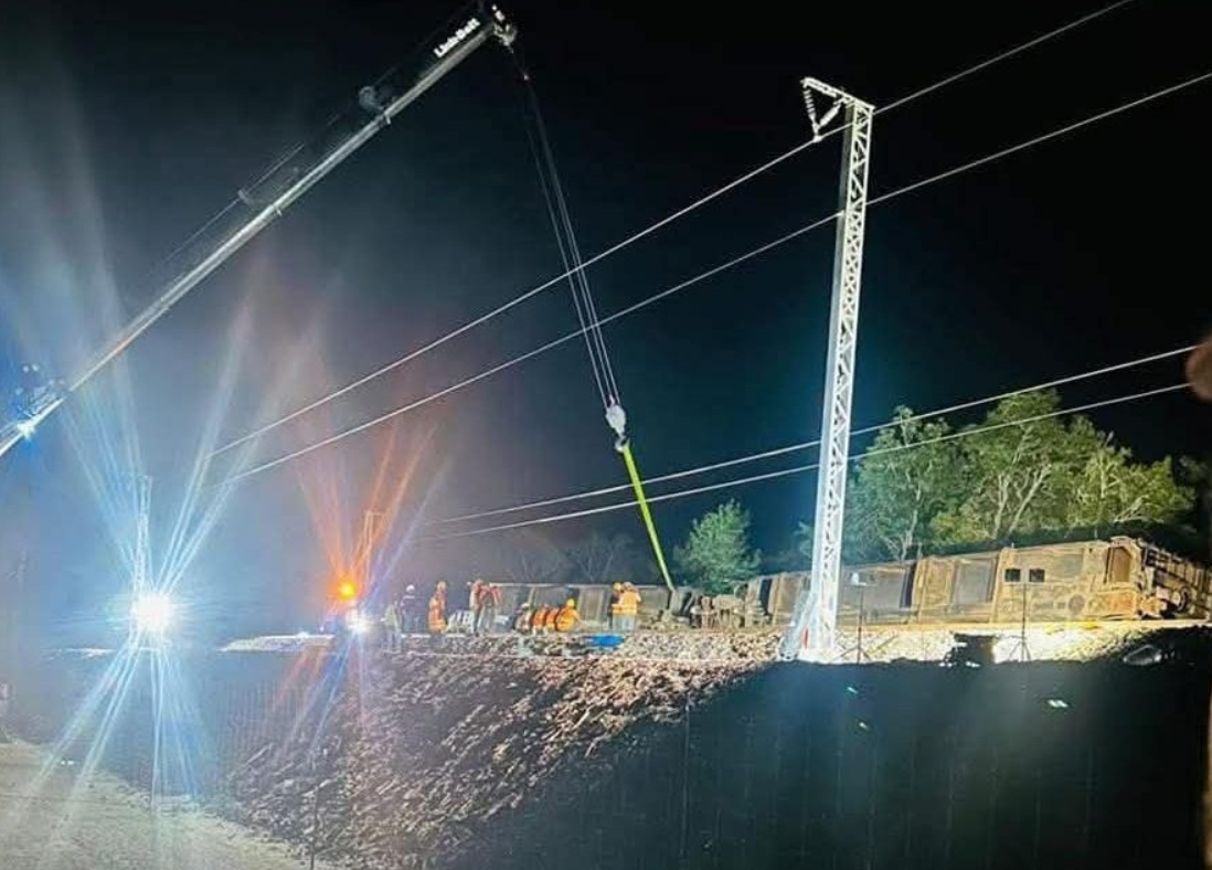 Vagón del Tren Maya se descarrila en Limones