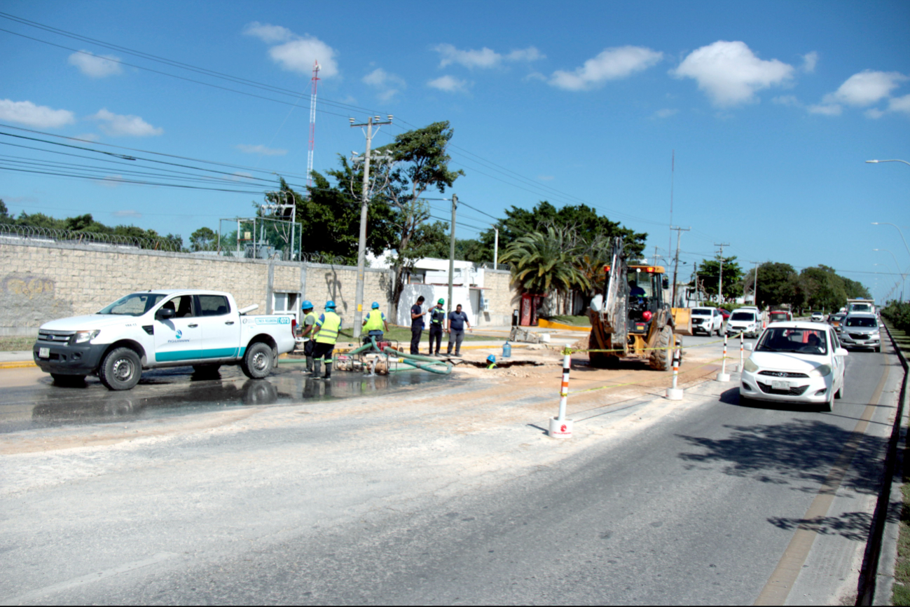 Cancunenses señalan que llevan años con este tipo de problemas: una vez a la semana tienen servicio y hay baja presión en las tuberías