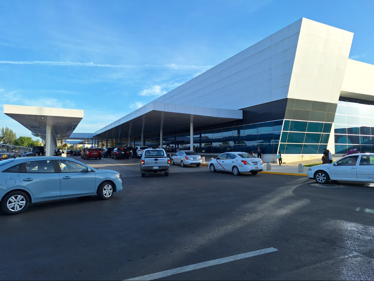 Aeropuerto de Mérida inicia operaciones sabatinas con retrasos en vuelos