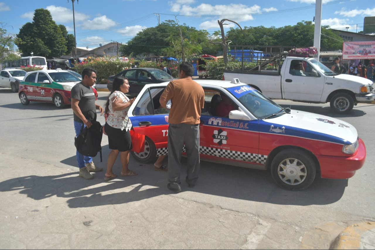 El IET indicó que los taxis deben realizar su servicio sin descender a otros pasajeros antes de llegar a su destino