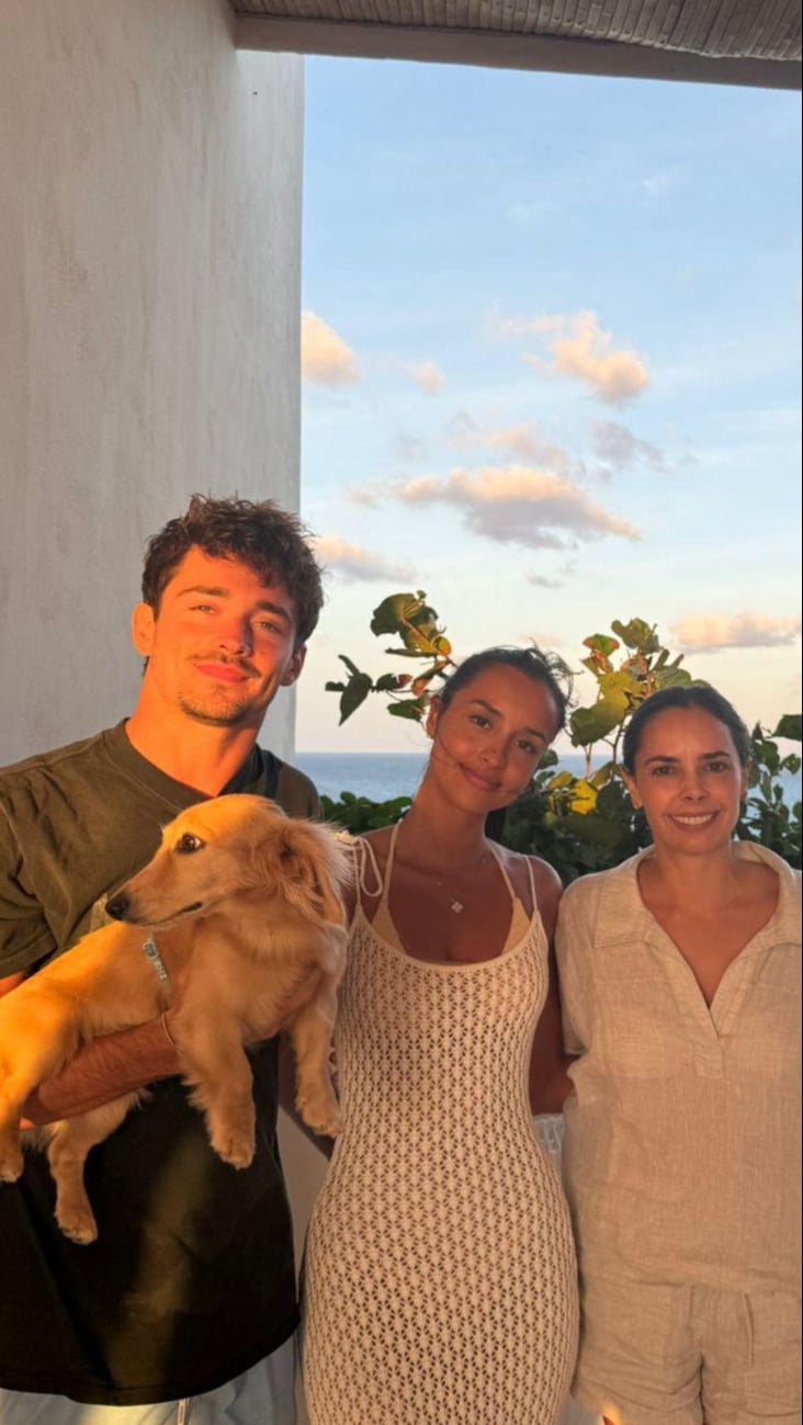 Leclerc en Cancún junto a su novia